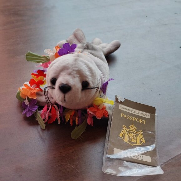 1999 Hawaiin Collectibles Passport Umo Plush Barking Monk Seal 9” - Picture 2 of 6